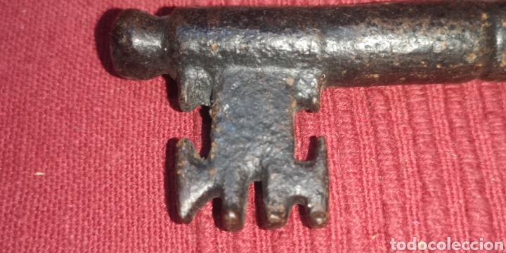 Antig&uuml;edades: Antigua llave realizada en forja 16 cm - Foto 2