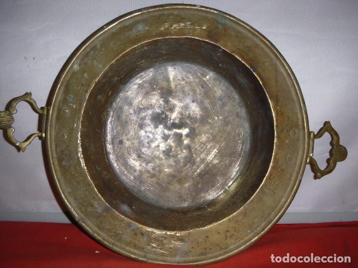 Antig&uuml;edades: BRASERO LATON CON ASAS MACIZAS - Foto 1