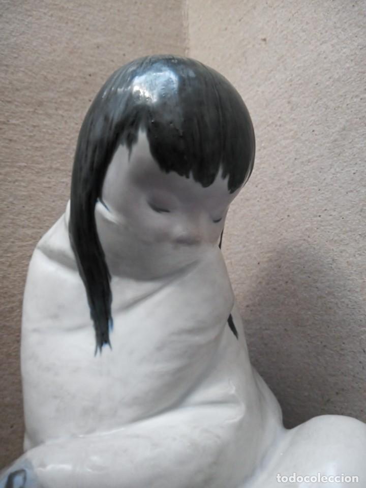 Antig&uuml;edades: NI&Ntilde;A ESQUIMAL GRANDE. DE. LLADRO - Foto 5