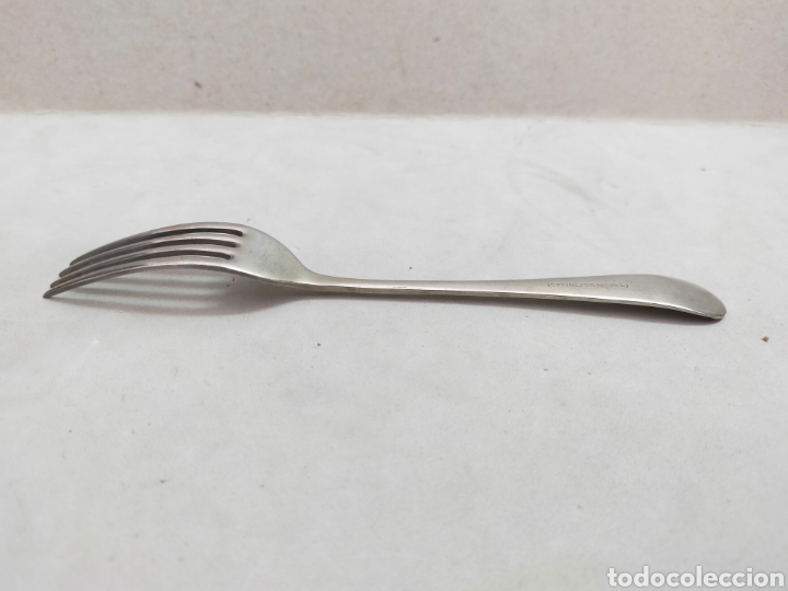 Antig&uuml;edades: TENEDOR DE POSTRE DE METAL PLATEADO. - Foto 3