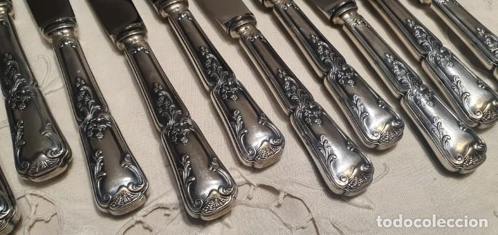 Antig&uuml;edades: 12 cuchillos postre / entrante ba&ntilde;o plata sellado - Foto 2