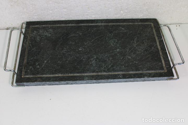 Antig&uuml;edades: piedra volcanica con soporte - Foto 2