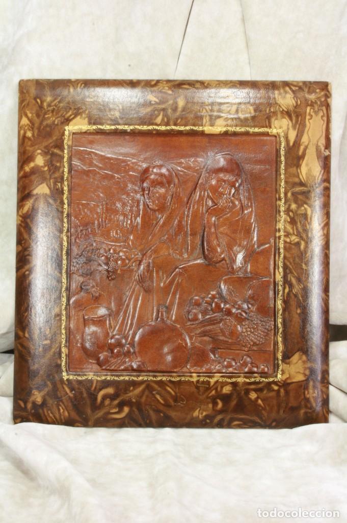 Antiques: Cordob&aacute;n mujeres. La Mahonesa. Madrid. Cordovan women.