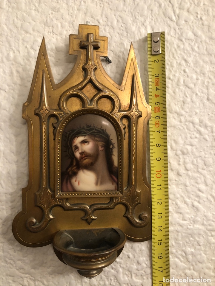 Antig&uuml;edades: Agua benditera metal dorado - Foto 3