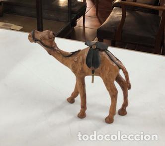 Antig&uuml;edades: Camello de piel, decoraci&oacute;n - Foto 1