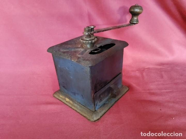 Antiquit&eacute;s: MOLINILLO DE CAF&Eacute; ANTIGUO, DE CHAPA