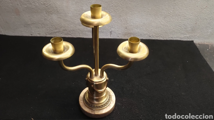Antig&uuml;edades: JUEGO DE 2 CANDELABROS DE BRONCE Y PIE DE M&Aacute;RMOL - Foto 3