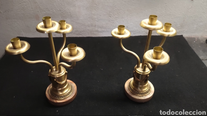 Antig&uuml;edades: JUEGO DE 2 CANDELABROS DE BRONCE Y PIE DE M&Aacute;RMOL - Foto 1