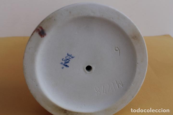 Antig&uuml;edades: FIGURA DE BISCUIT FUNDACION DE GREMIOS - Foto 3