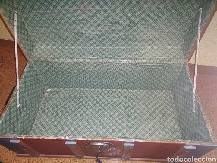 Antig&uuml;edades: Antiguo Baul en madera con remates en metal - Foto 5