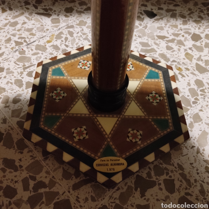 Antigüedades: Mesa de taracea Granadina granada cervezas alhambra gr - Foto 2 - 307658723
