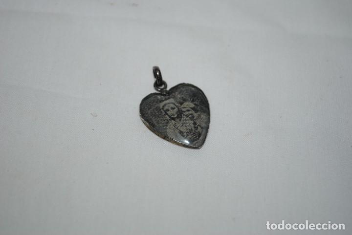 Antig&uuml;edades: MEDALLA ANTIGUA EN FORMA DE CORAZON . - Foto 2