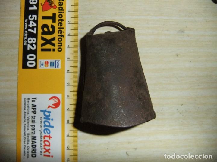 Antig&uuml;edades: 4 esquilas,cencerros - Foto 9