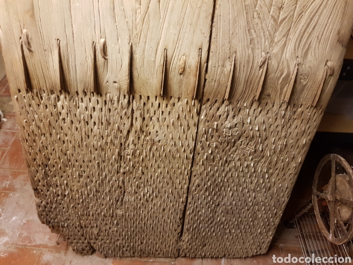 Antig&uuml;edades: Trillo muy antiguo de madera con piedras - Foto 11