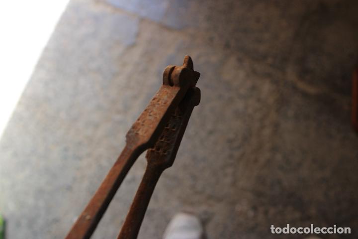 Antig&uuml;edades: antiguo cascanueces - Foto 2