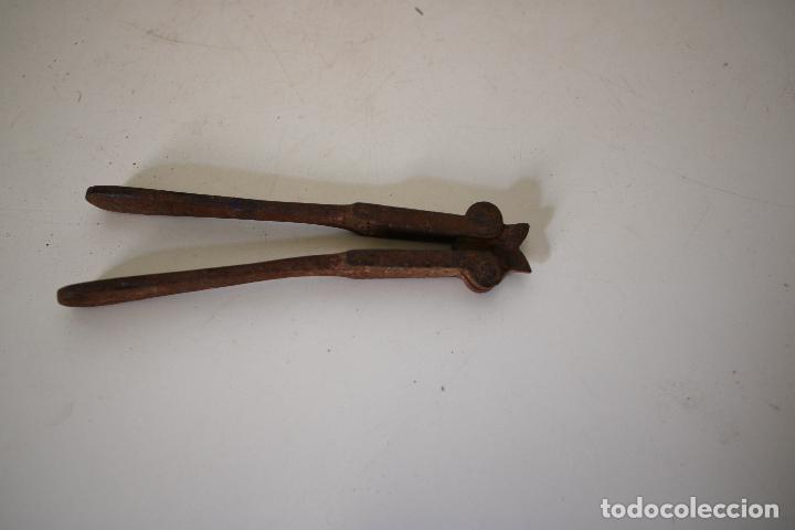 Antig&uuml;edades: antiguo cascanueces - Foto 4