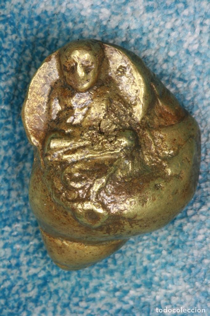Antig&uuml;edades: Caracola con buda. Miniatura. Rara. Conch with buddha. Miniature. Rare.