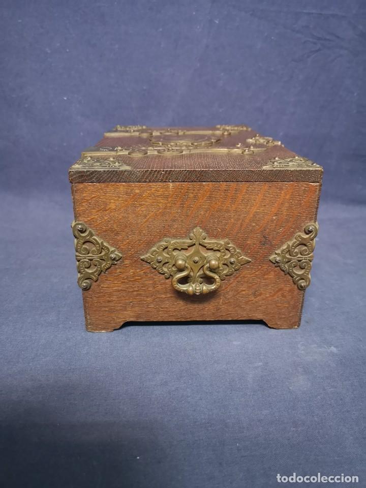 Antig&uuml;edades: CAJA NEOCLASICAS. XIX - Foto 6