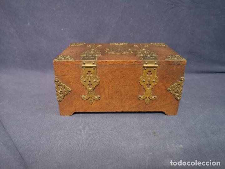 Antig&uuml;edades: CAJA NEOCLASICAS. XIX - Foto 7