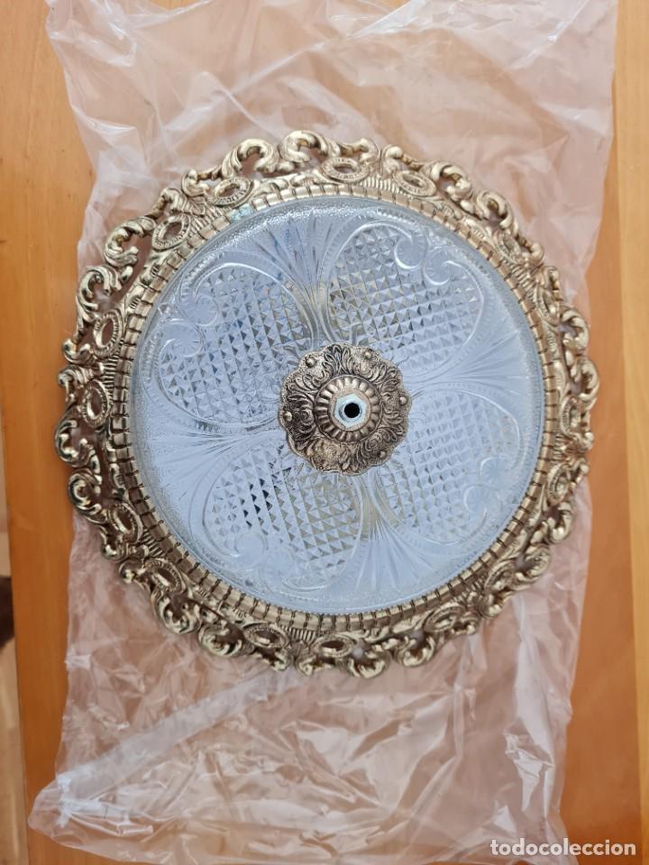 Antig&uuml;edades: L&aacute;mpara plaf&oacute;n de metal macizo. - Foto 1
