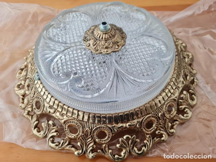 Antig&uuml;edades: L&aacute;mpara plaf&oacute;n de metal macizo. - Foto 2