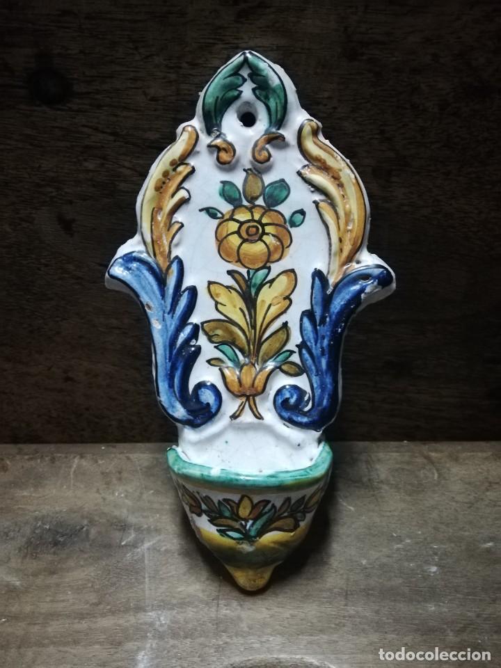 Antig&uuml;edades: BENDITERA DE CER&Aacute;MICA DE TALAVERA S. XIX - Foto 3