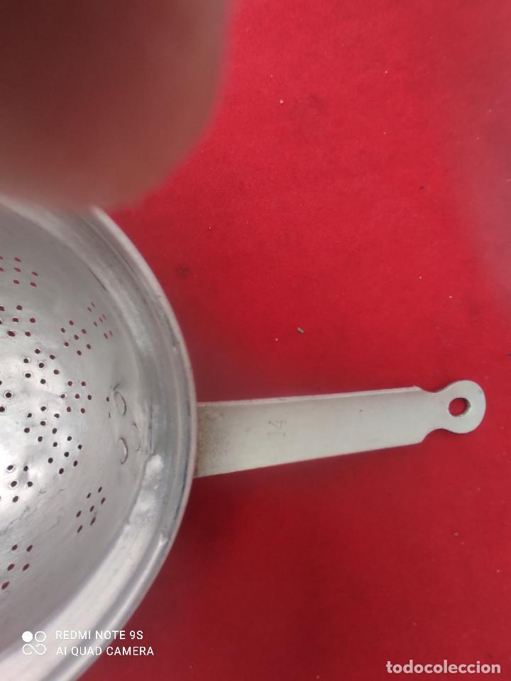 Antig&uuml;edades: colador de aluminio - Foto 3