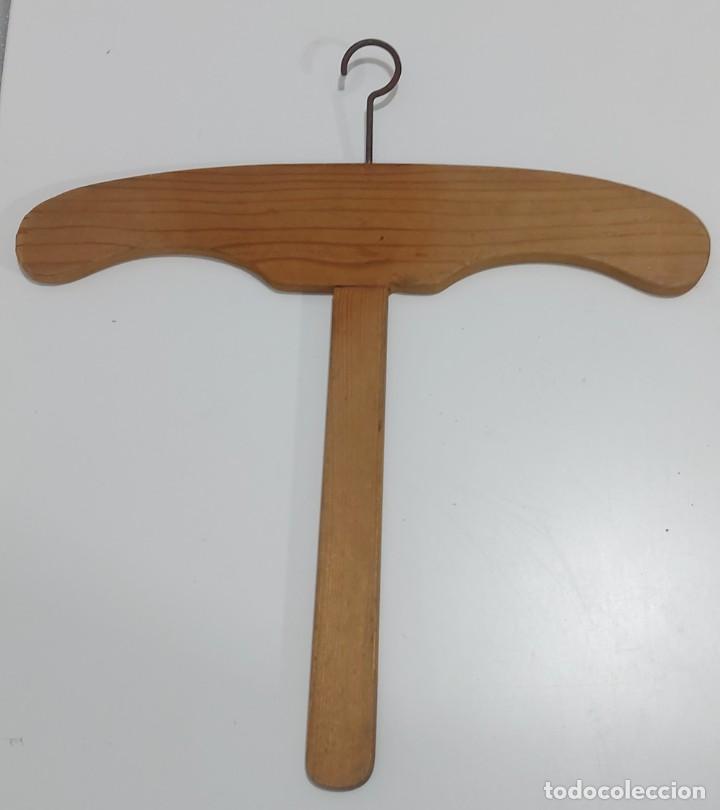 Antig&uuml;edades: MUY ANTIGUA PERCHA DE MADERA - EN BUEN ESTADO - - Foto 4
