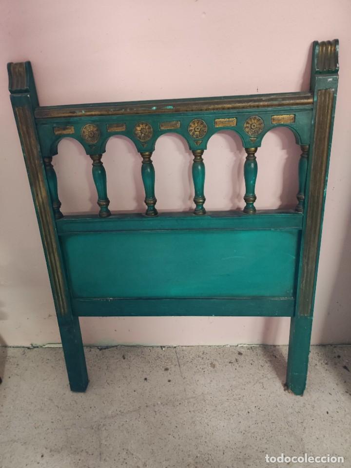 Antig&uuml;edades: Cabecero de cama de 82cm - Foto 1