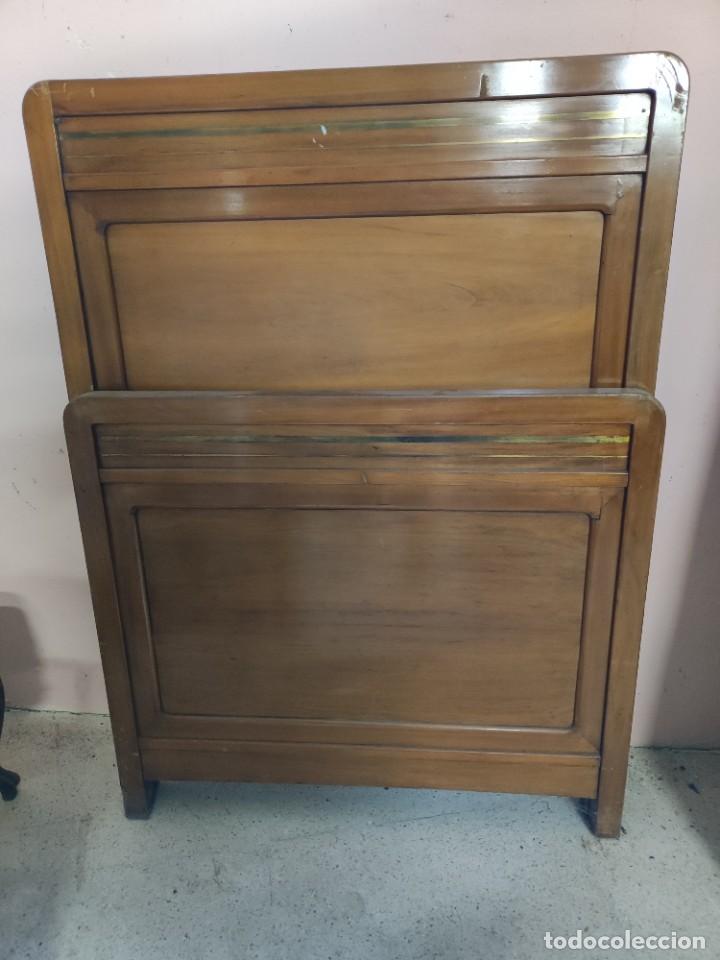Antig&uuml;edades: Cama completa con sus largueros - Foto 1
