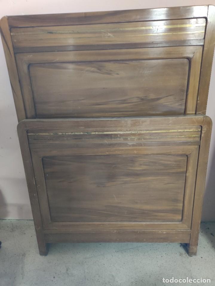 Antig&uuml;edades: Cama completa con sus largueros - Foto 1