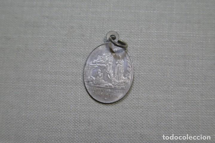 Antig&uuml;edades: MEDALLA. NTRA SRA DE LOURDES - Foto 2