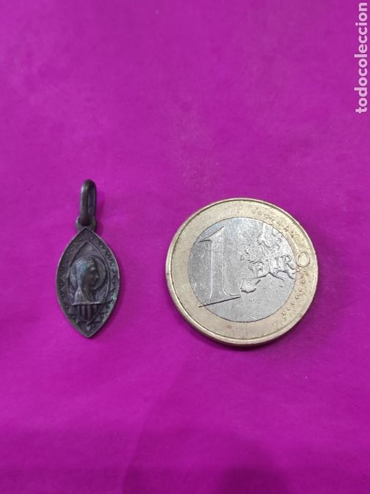 Antig&uuml;edades: Medalla de la N.S Montserrat - Foto 4