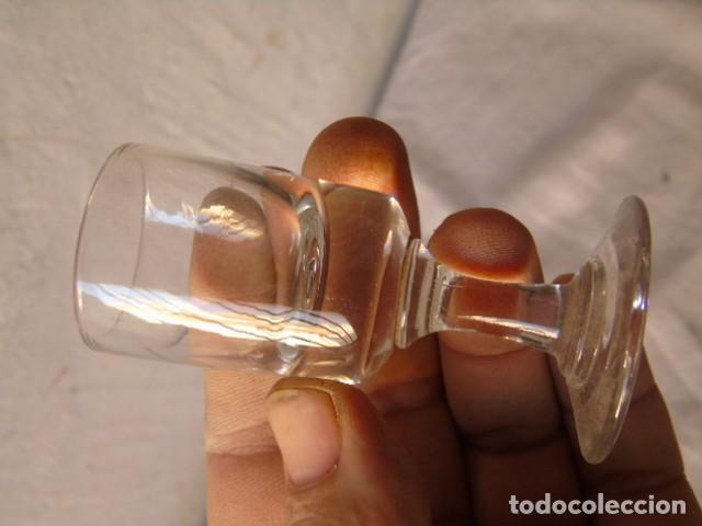 Antig&uuml;edades: copa chupito de cristal antiguo - Foto 4