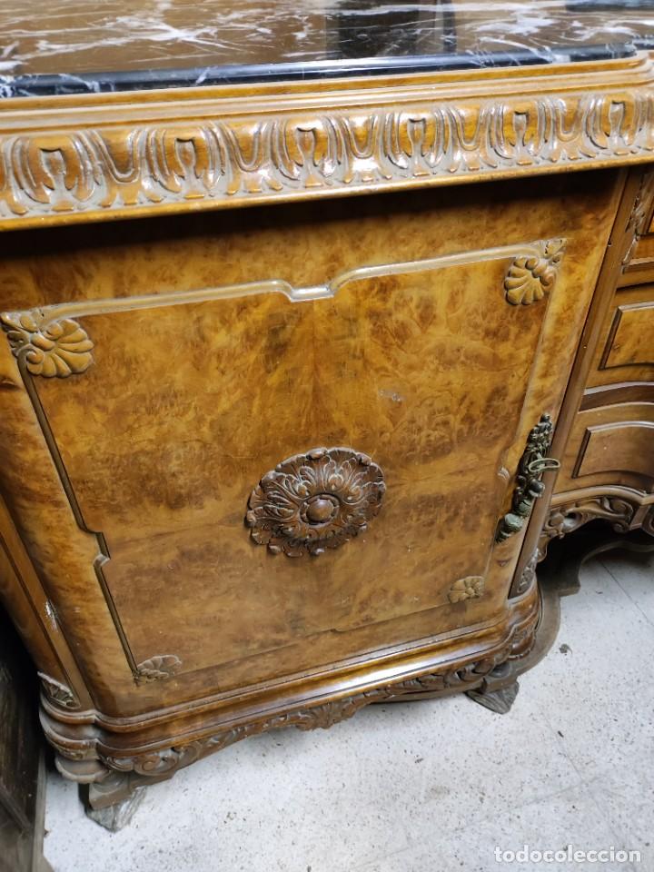 Antig&uuml;edades: Aparador chapeado raiz - Foto 2