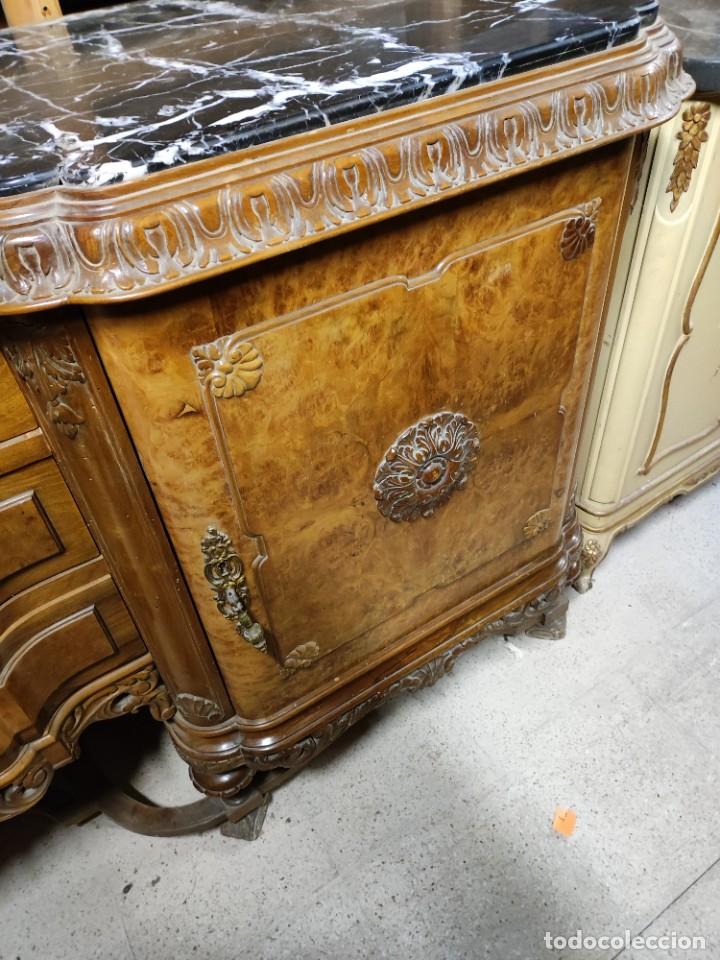 Antig&uuml;edades: Aparador chapeado raiz - Foto 4