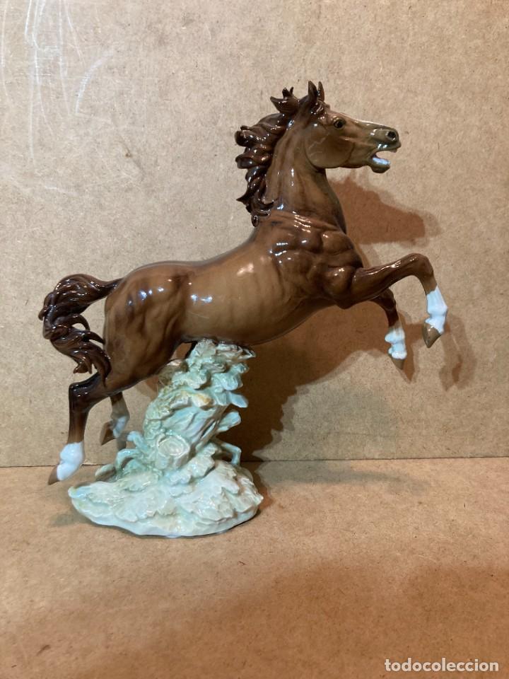 Antig&uuml;edades: Caballo de porcelana de Algora - Foto 2