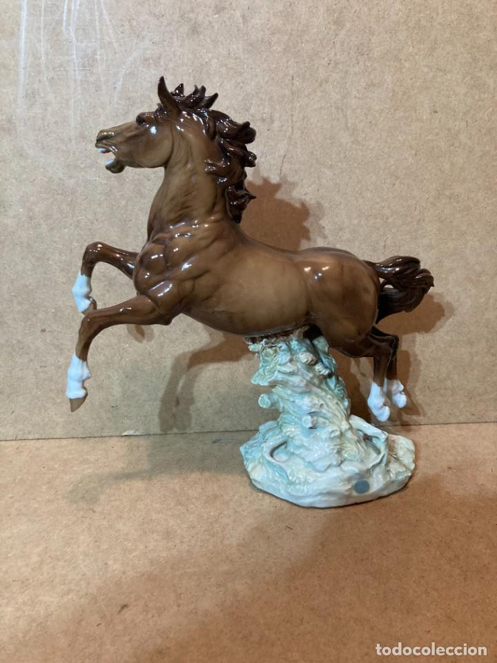 Antig&uuml;edades: Caballo de porcelana de Algora - Foto 5