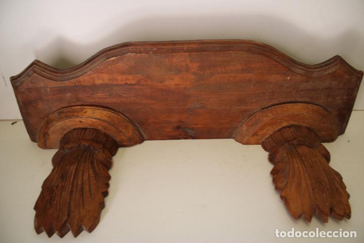 Antig&uuml;edades: repisa madera tallada - Foto 4