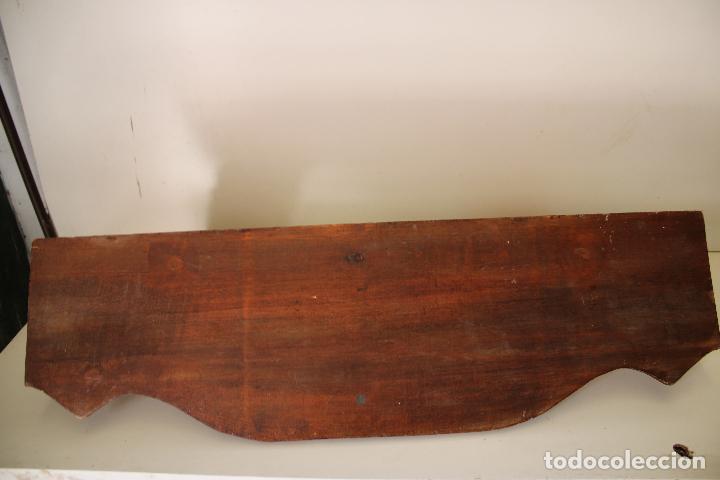Antig&uuml;edades: repisa madera tallada - Foto 7