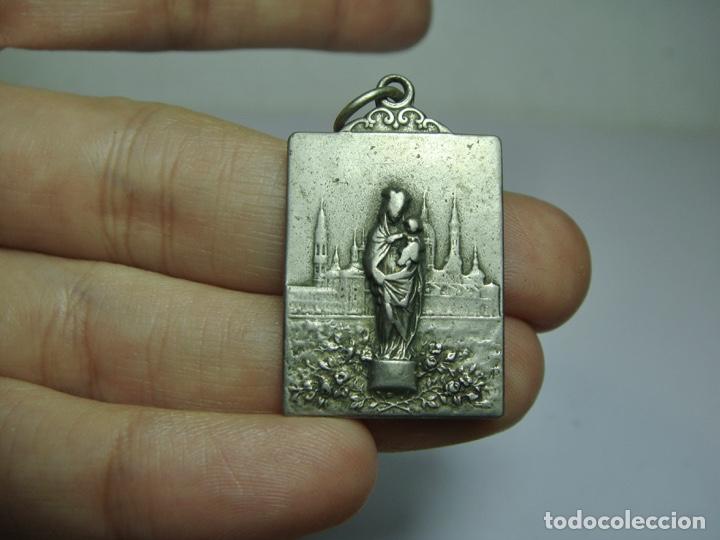 Antig&uuml;edades: Medalla de Nuestra Se&ntilde;ora del Pilar. - Foto 2