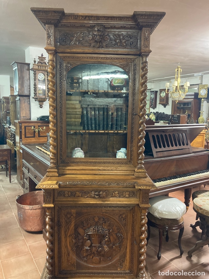 Antig&uuml;edades: Vitrina roble restaurado - Foto 1