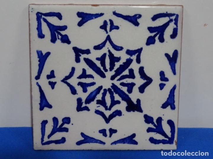 Antig&uuml;edades: AZULEJO CON SELLO DE GRANADA. 15x15 CM. - Foto 1