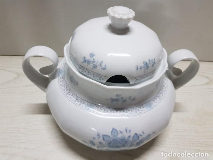 Antig&uuml;edades: Sopera de porcelana SANTA CLARA. - Foto 2