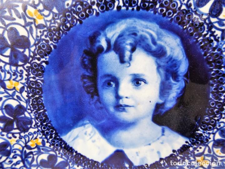 Antig&uuml;edades: plato de ceramica pintado - Foto 2