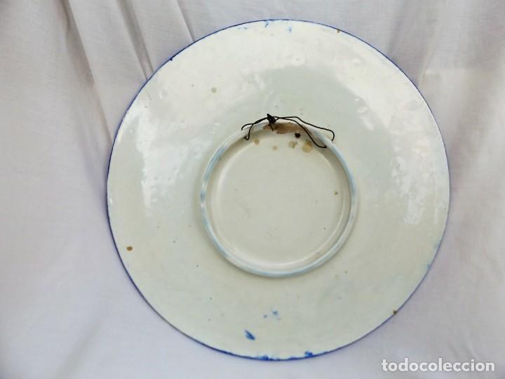 Antig&uuml;edades: plato de ceramica pintado - Foto 3