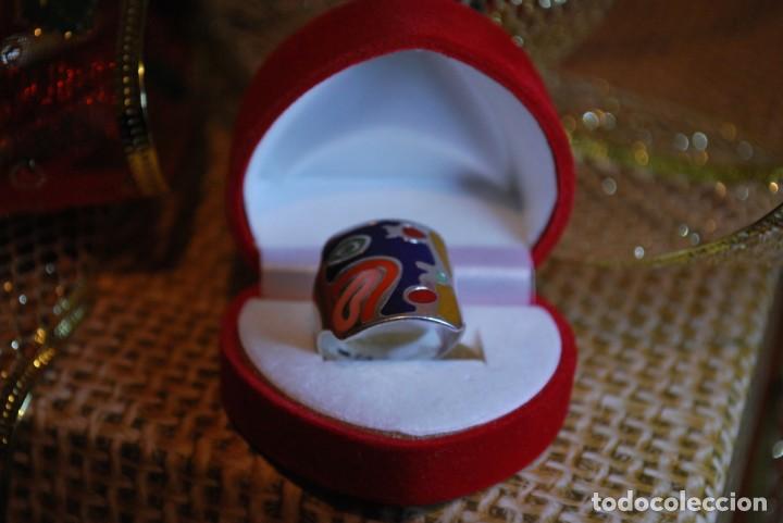Antig&uuml;edades: Anillo de plata con esmalte. - Foto 1