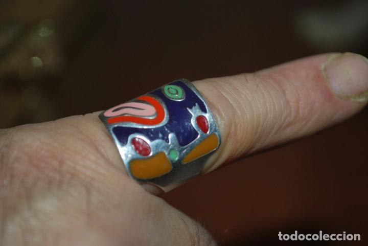 Antig&uuml;edades: Anillo de plata con esmalte. - Foto 6