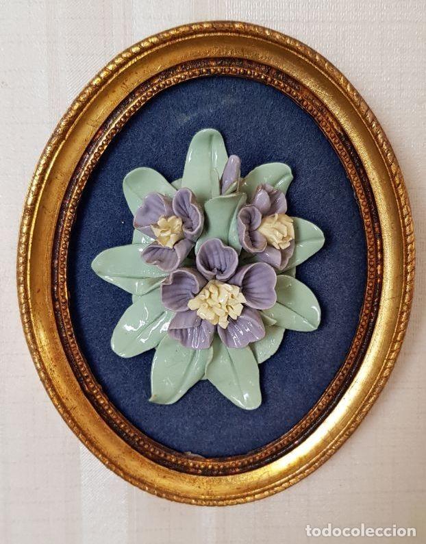 Antig&uuml;edades: Cuadritos con flores de porcelana - Foto 1