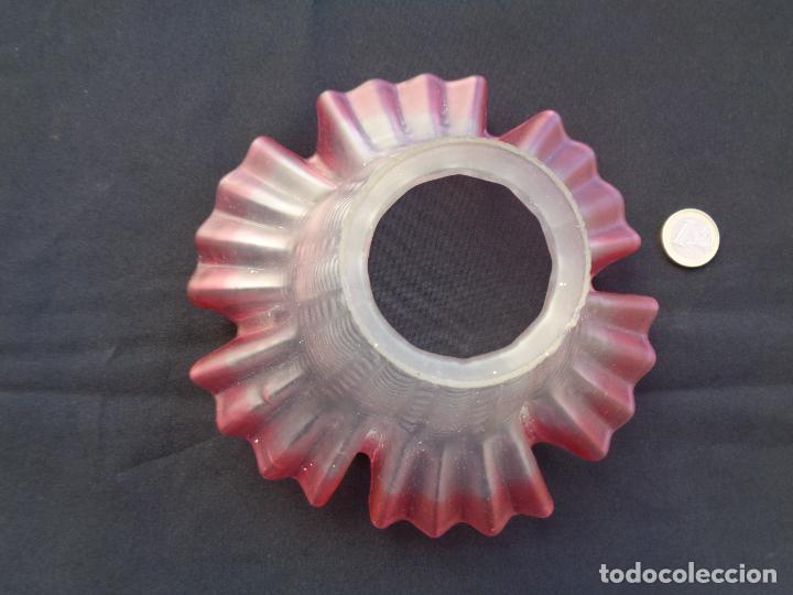 Antig&uuml;edades: L&Aacute;MPARA. ANTGUA TULIPA RIZADA BICOLOR. - Foto 1